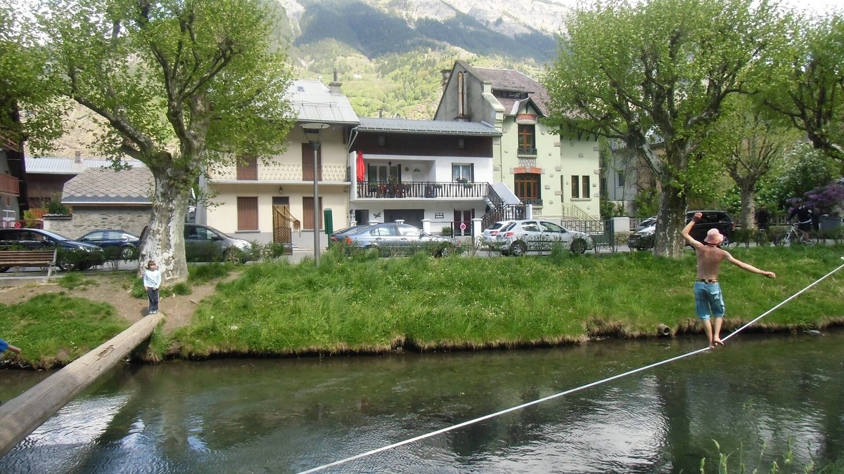Le Bourg-d'Oisans Apartment | Apartment with closed bicycle storage and WIFI - Center of Bourg D'oisans