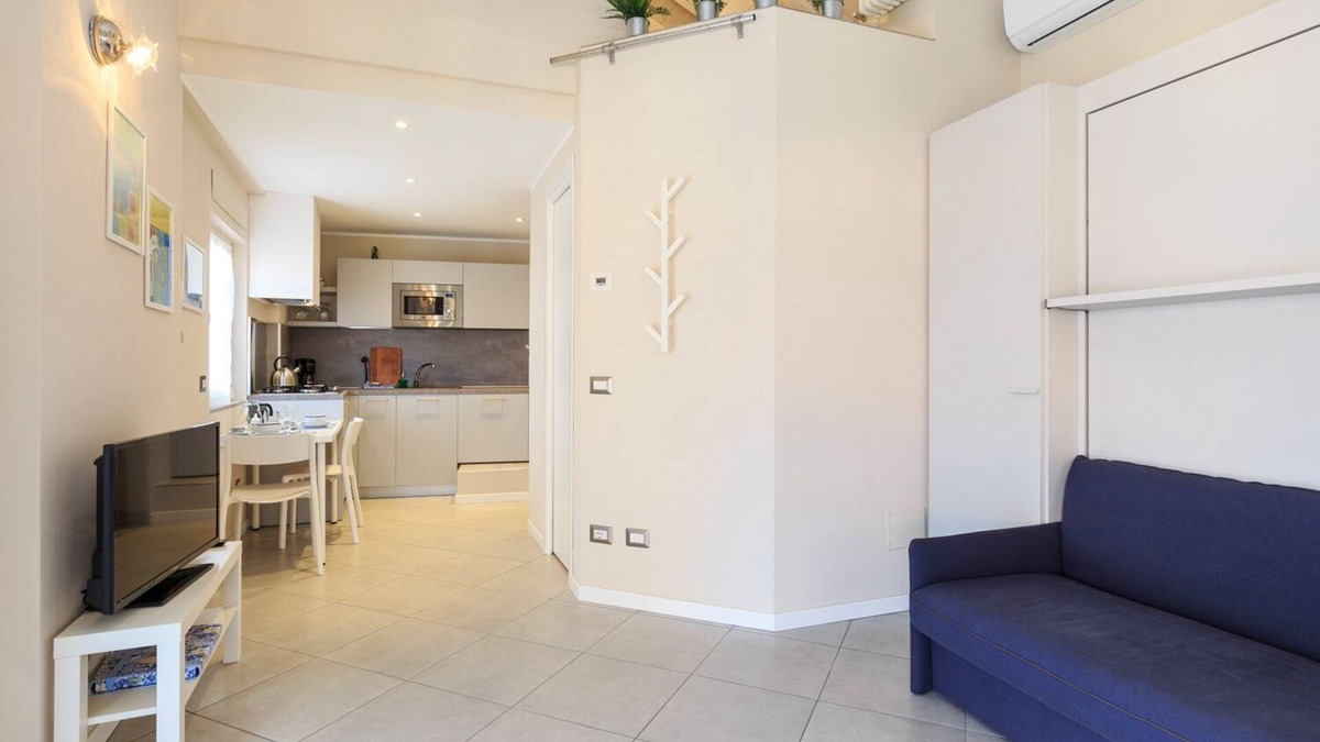 Massino Visconti Apartment | Apartment with lake view terrace