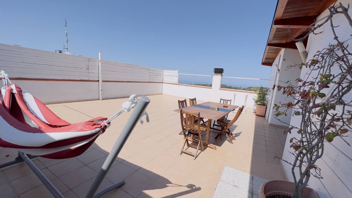 Vico del Gargano Apartment | Apartment with a view of the Gargano