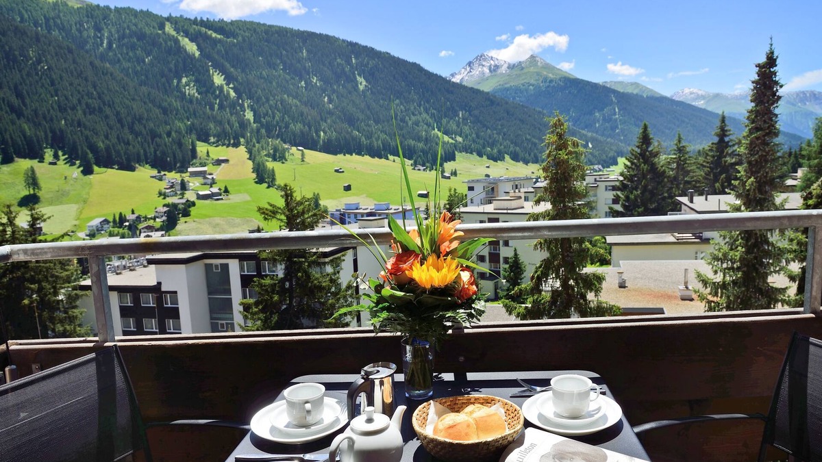 Davos Apartment | Apartment with a fantastic mountain view, qiet, sunny, central