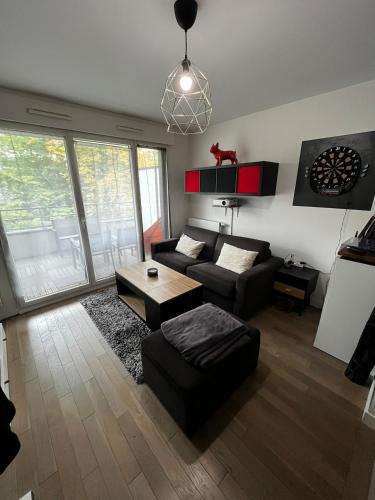 Clamart Apartment | Apartment with a terrace