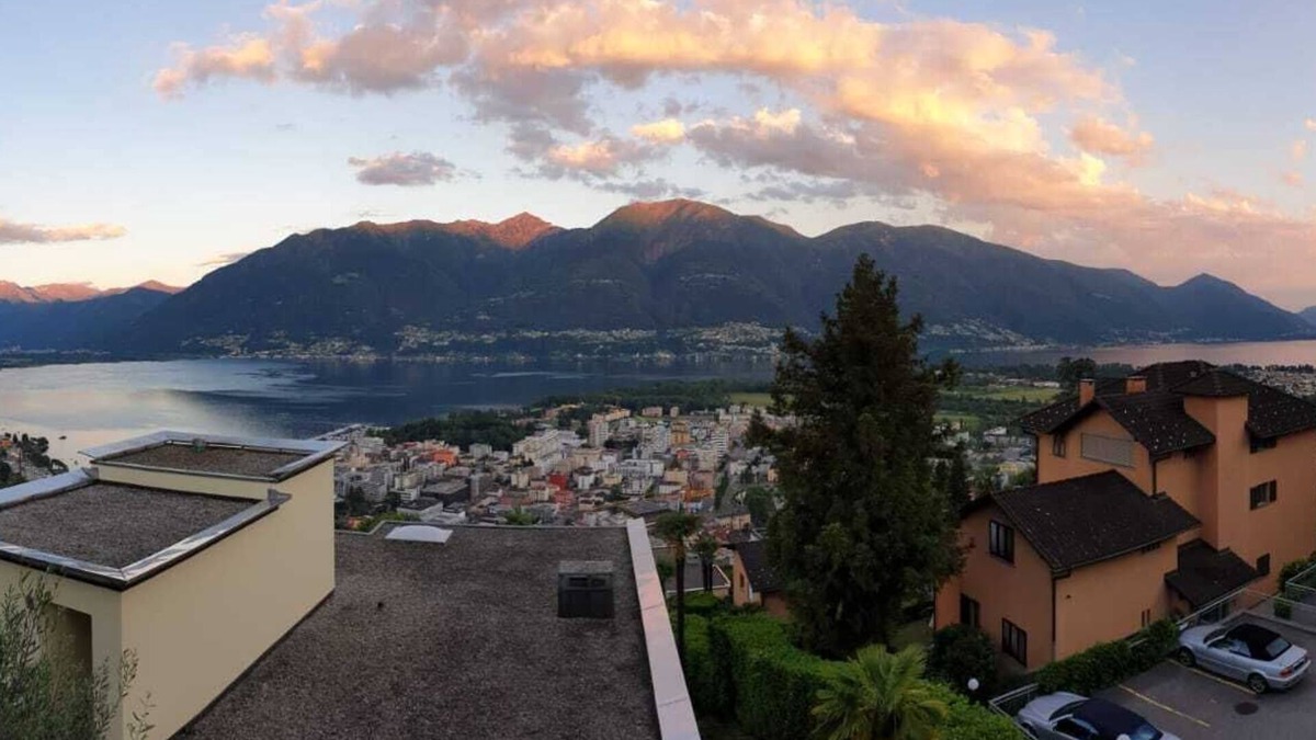 Locarno Apartment | Apartment with a unique panoramic view over Lake Maggiore