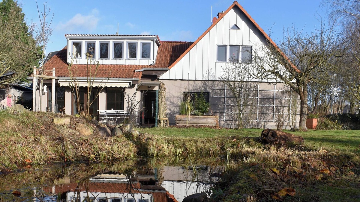 Erkner Apartment | Apartment with a view of the garden. 5 minutes to the lake and the S-Bahn