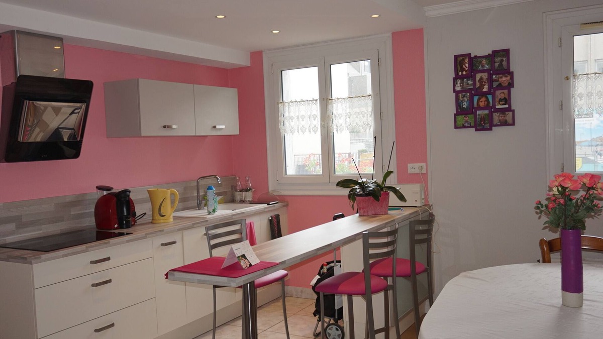 Arsenal-Redon Apartment | Apartment with garage