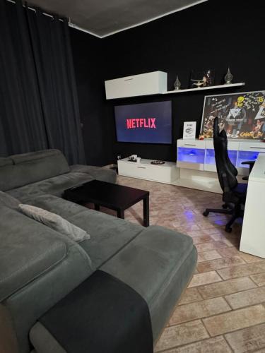 Fombio Apartment | Apartment with Gym