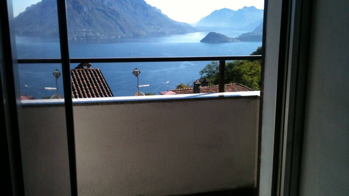 Naggio Apartment | Apartment with a magnificent view of the lake and the mountains, Internet Wifi
