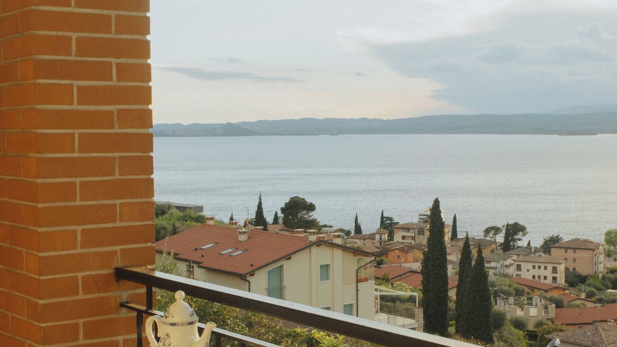 Torri del Benaco Apartment | Apartment with splendid lake view a few steps from the center and the beach.