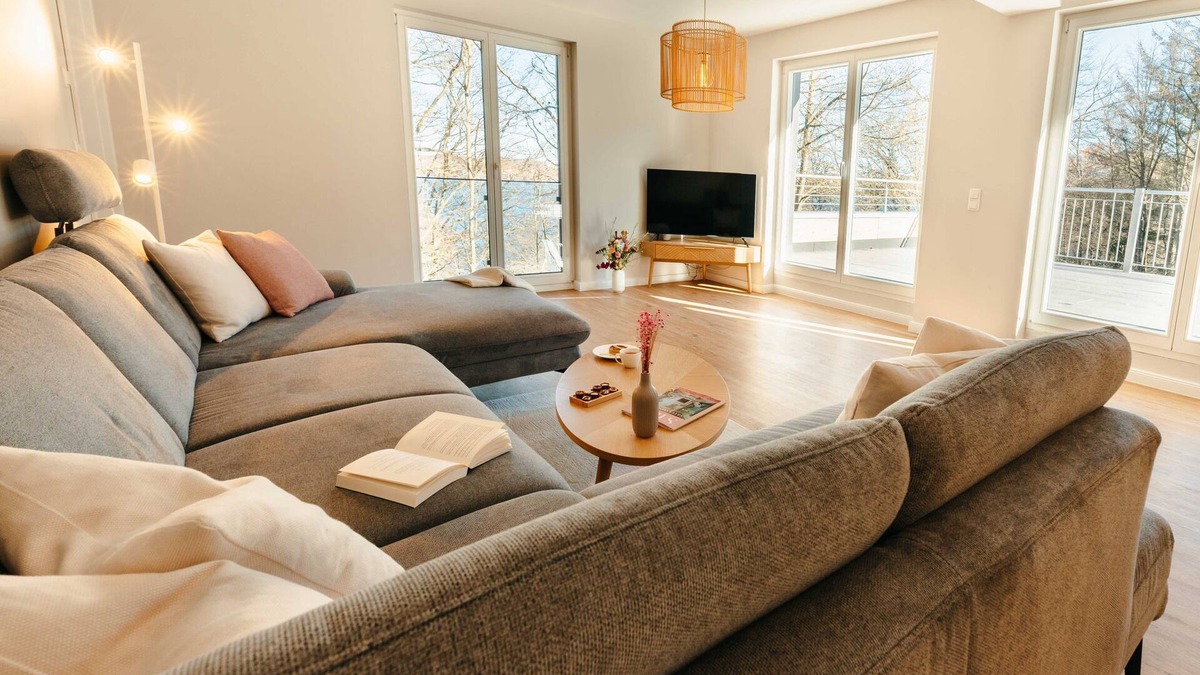 Ratzeburg Apartment | Apartment with large roof terrace in the forest on Ratzeburger Küchensee (5 stars DTV)