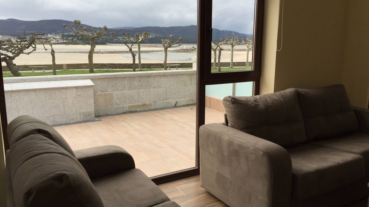 Fazouro Apartment | APARTMENT WITH LARGE TERRACE, IN FRONT OF THE SEA