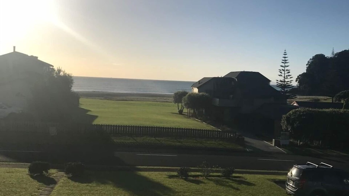 Onemana Apartment | Apartment with Ocean Views