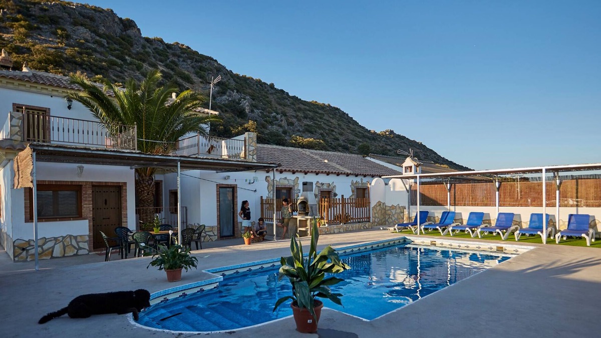 Iznajar House | Apartment with pool and spectacular views, ideal for families