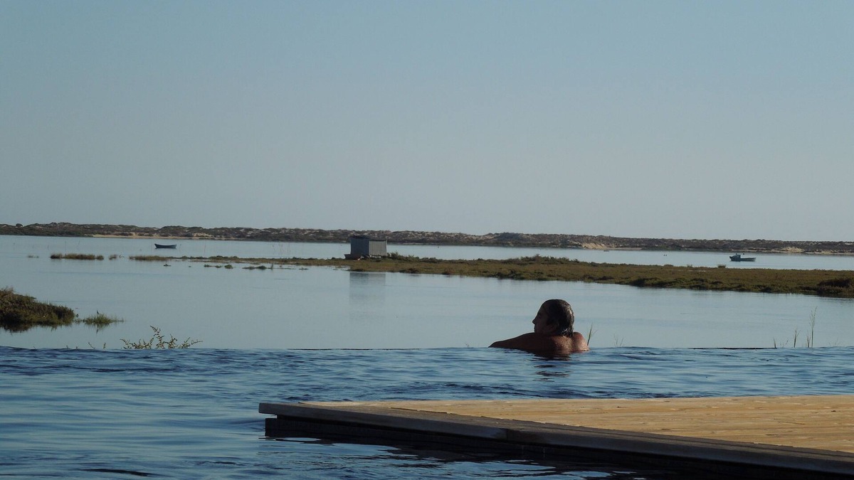 Fuseta Apartment | Apartment With Pool And Sea Views - Apartment Goshawk - Sleeps 2 (1 Bedroom)