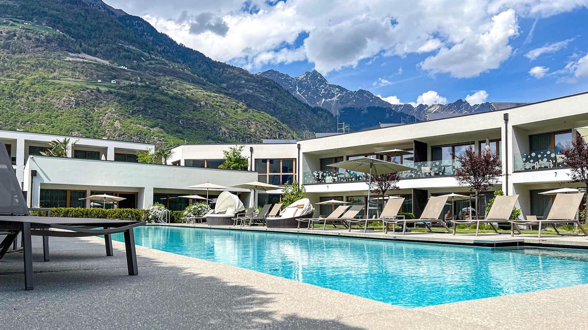Plaus Apartment | Apartment with pool view