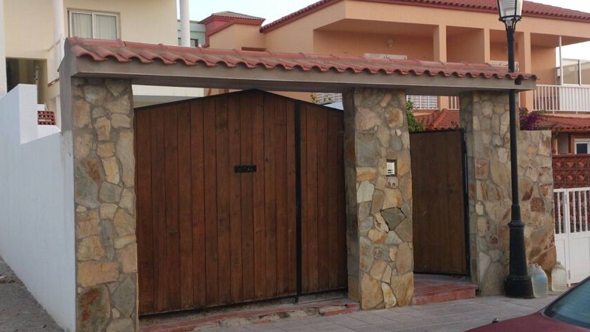 Tarajalejo Apartment | Apartment with private pool in Tarajalejo.