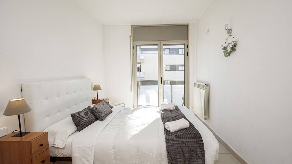 Eixample Apartment | Apartment with private parking in Girona