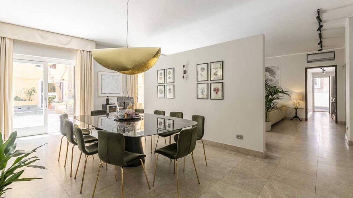 Rione III Colonna Apartment | Apartment with rooftop balcony in Central Rome