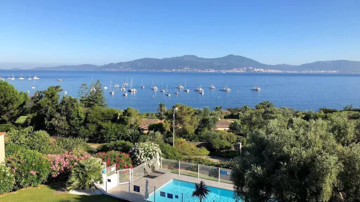 Isolella Apartment | Apartment with superb sea view 200m from the beach and 10m from Porticcio