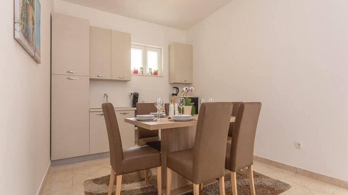 Sibenik Apartment | Apartment with swimming pool and 2 rooms