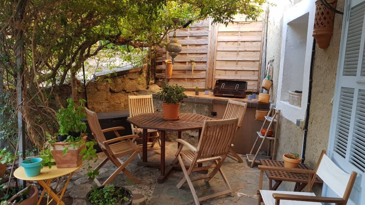 Monticello Apartment | Apartment with terrace in the heart of a Corsican village 10 minutes from the beach