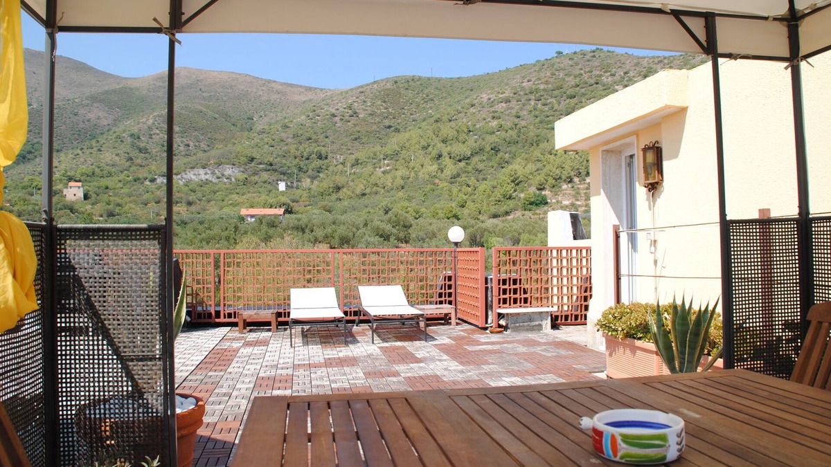 Ceriale Apartment | Apartment with terrace overlooking the sea from Finale Ligure to Alassio and Gallinara