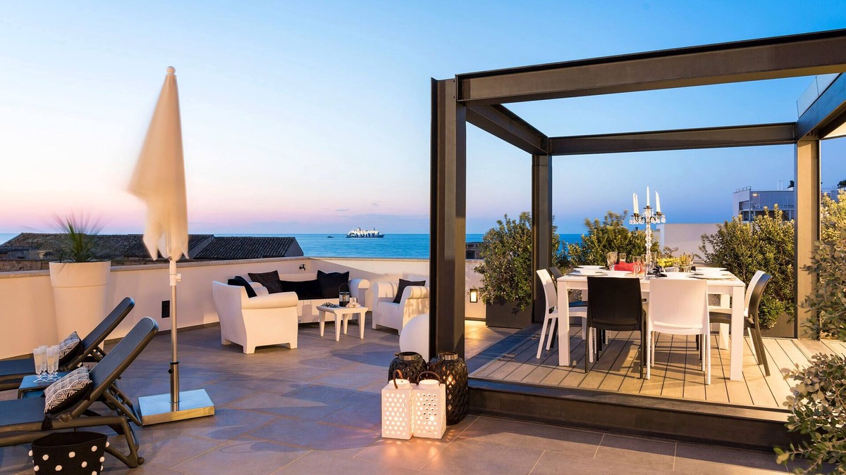 Trapani City Centre Apartment | Apartment with terrace in the centre, 300 metres from the beach, Trapani