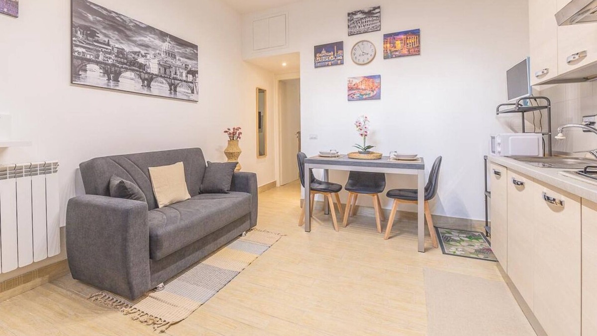Zona XV Torre Maura Apartment | Apartment with terrace 'Le Rondini' just 15 minutes from San Giovanni."nnnnn