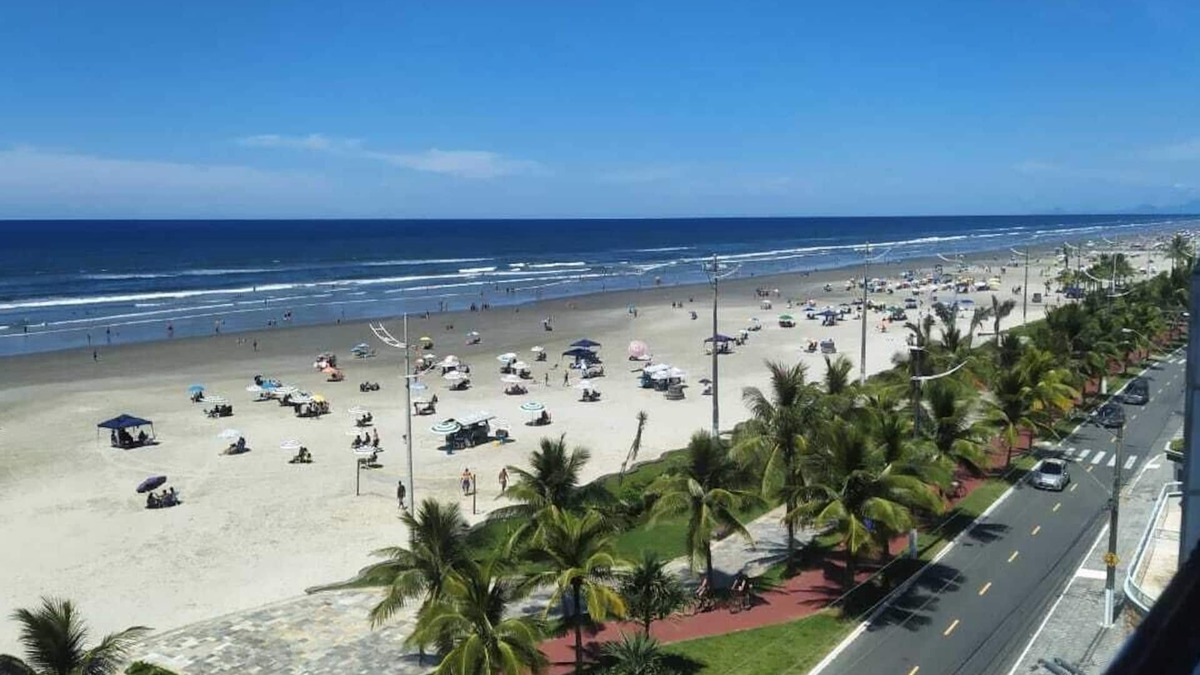 Balneario Paqueta Apartment | APARTMENT WITH VIEW TO THE BEACH