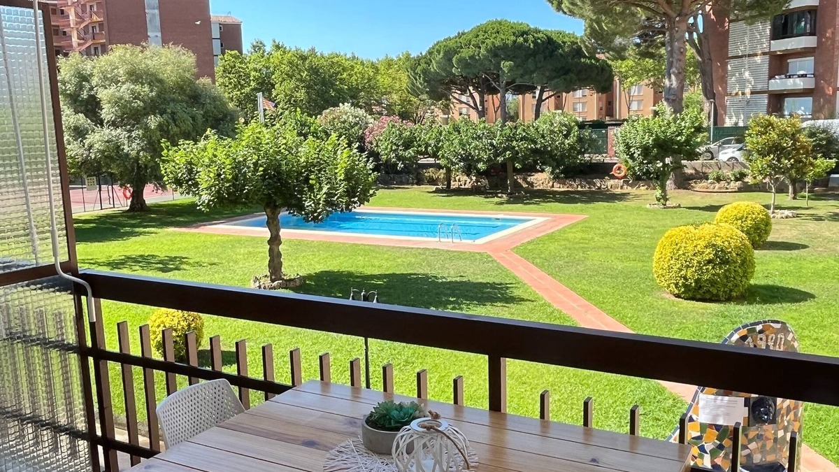 Platja d'Aro Apartment | Apartment with wifi, community pool and tennis court.