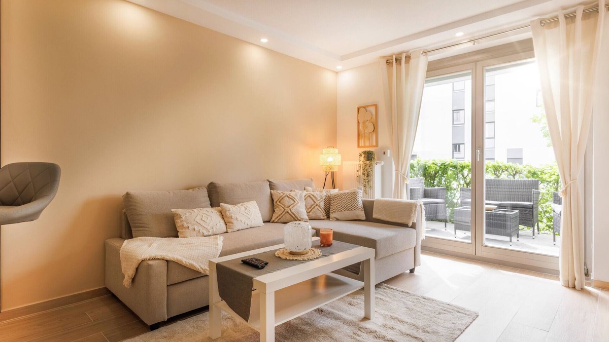 Schoenefeld Apartment | Apartment 'Wohnung Mit Terrasse Nähe Airport' with Private Terrace and Wi-Fi