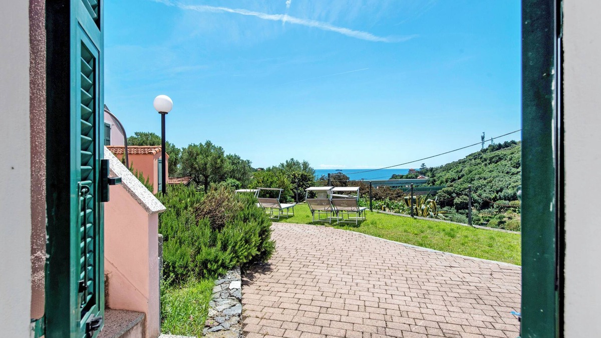 Celle Ligure Apartment | Apartment 'Zafferano Suites - Rosmarino' with Sea View, Private Terrace and Wi-Fi