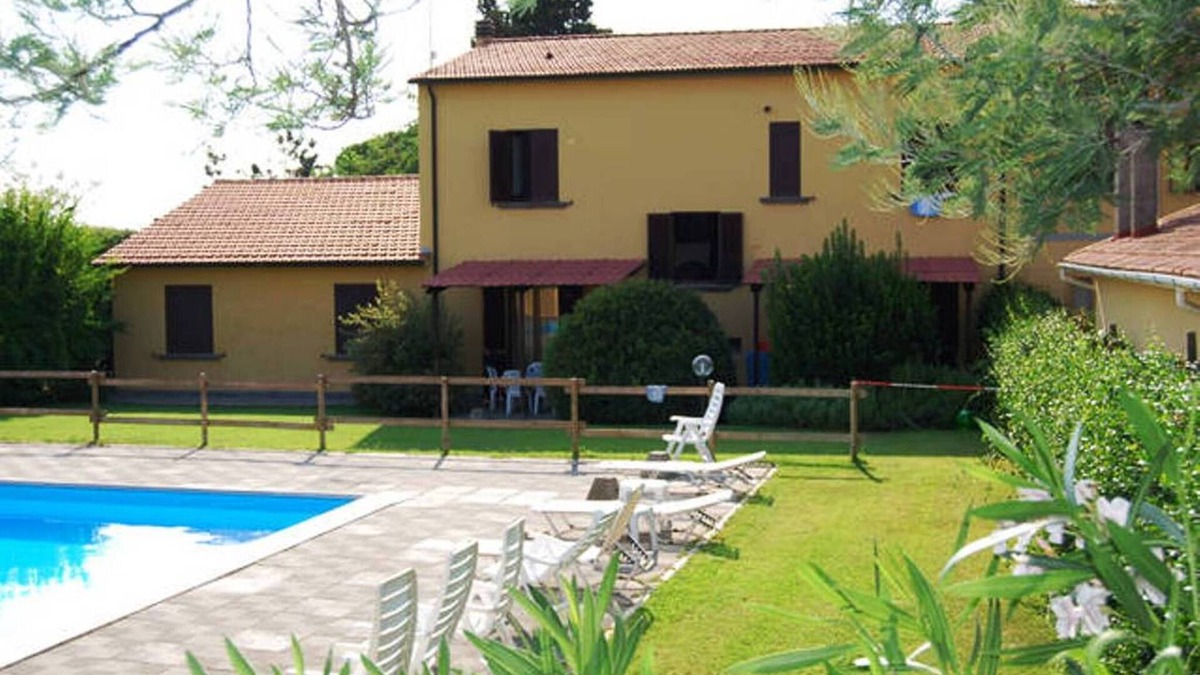 Cecina Apartment | Apartment2 Casa Milla wi-fi swimming pool holiday gardens for relaxing Tuscany sea