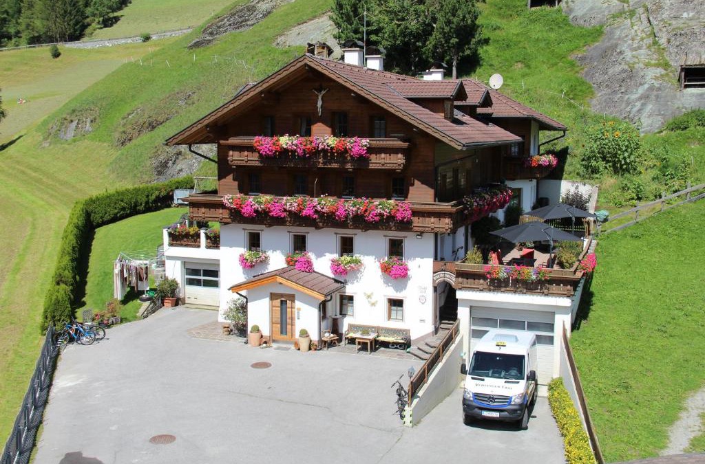 Pragraten Apartment | Apartmenthaus Innerkratzerhof