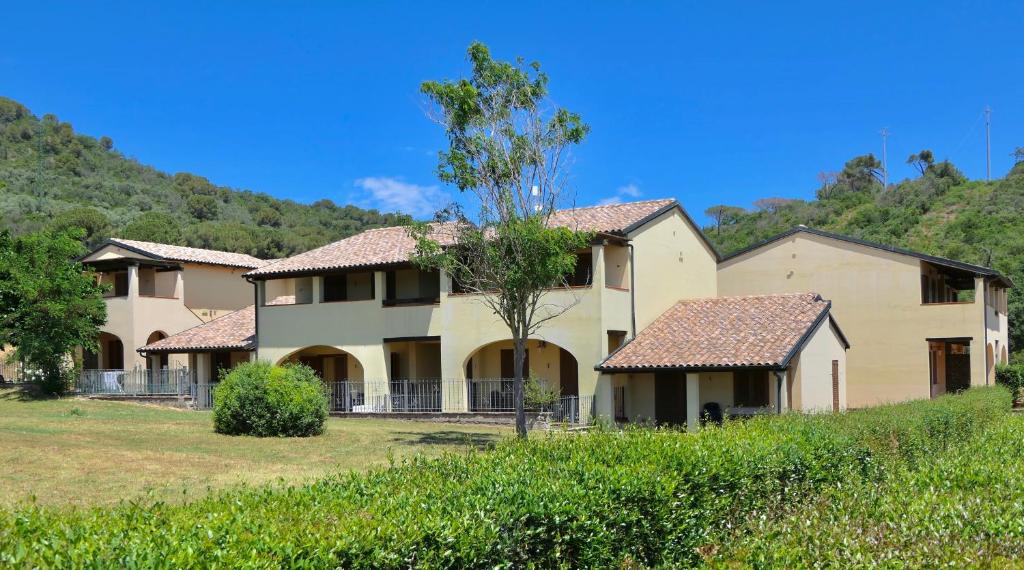 Suvereto Apartment | Apartments 4 beds, first floor with private outdoor area, in Residence with swimming-pool