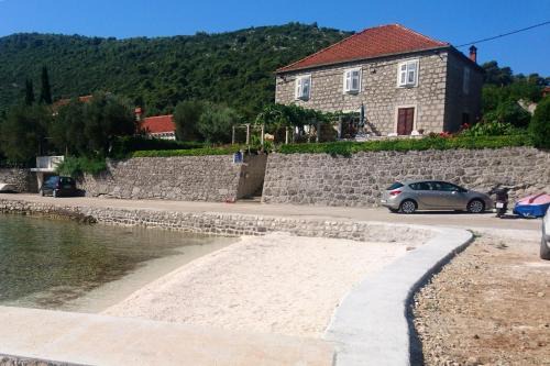 Broce Apartment | Apartments by the sea Broce, Peljesac - 13182