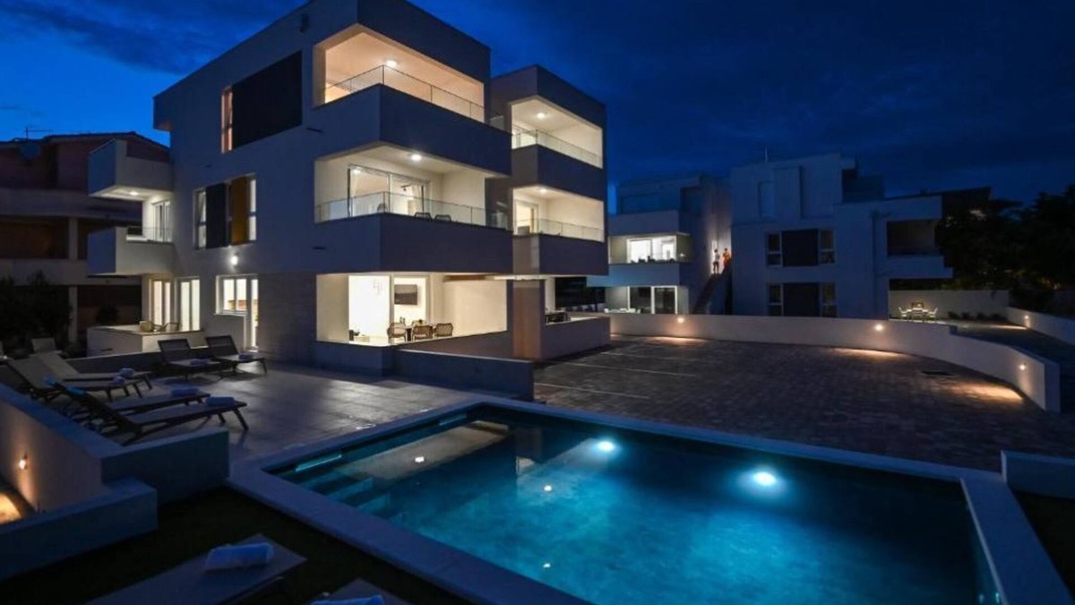 Zrce Apartment | Apartments for 10 with Pool