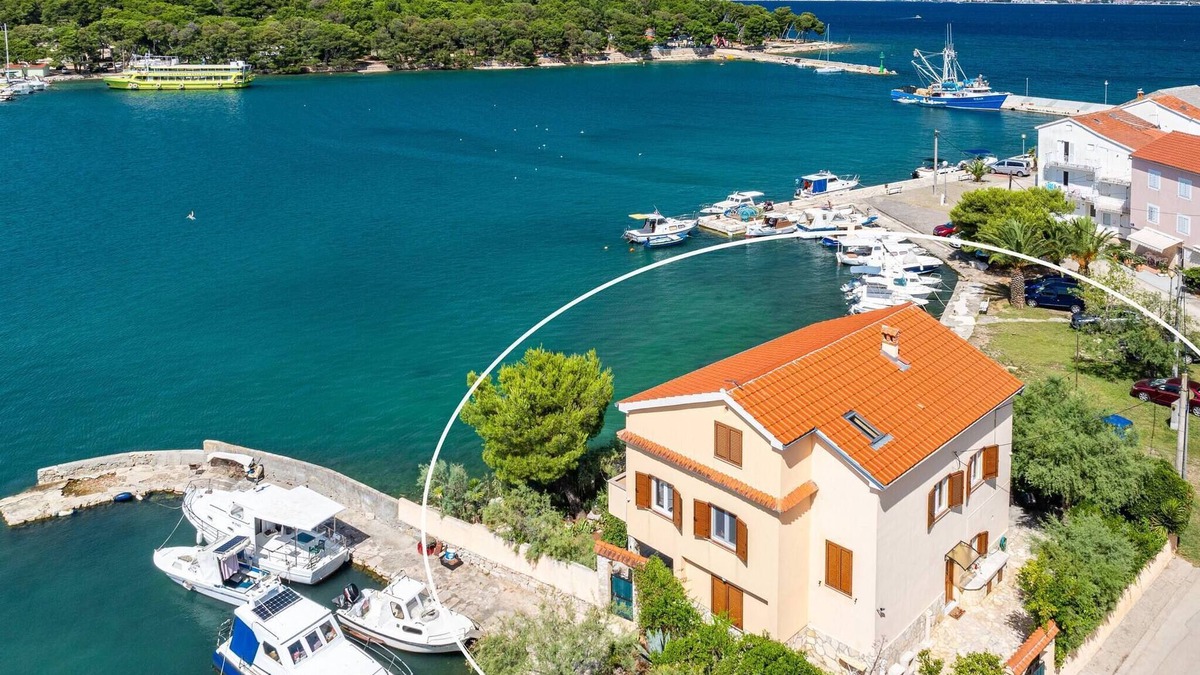 Kukljica Apartment | Apartments Kukljica - three bedroom apartment with a sea view