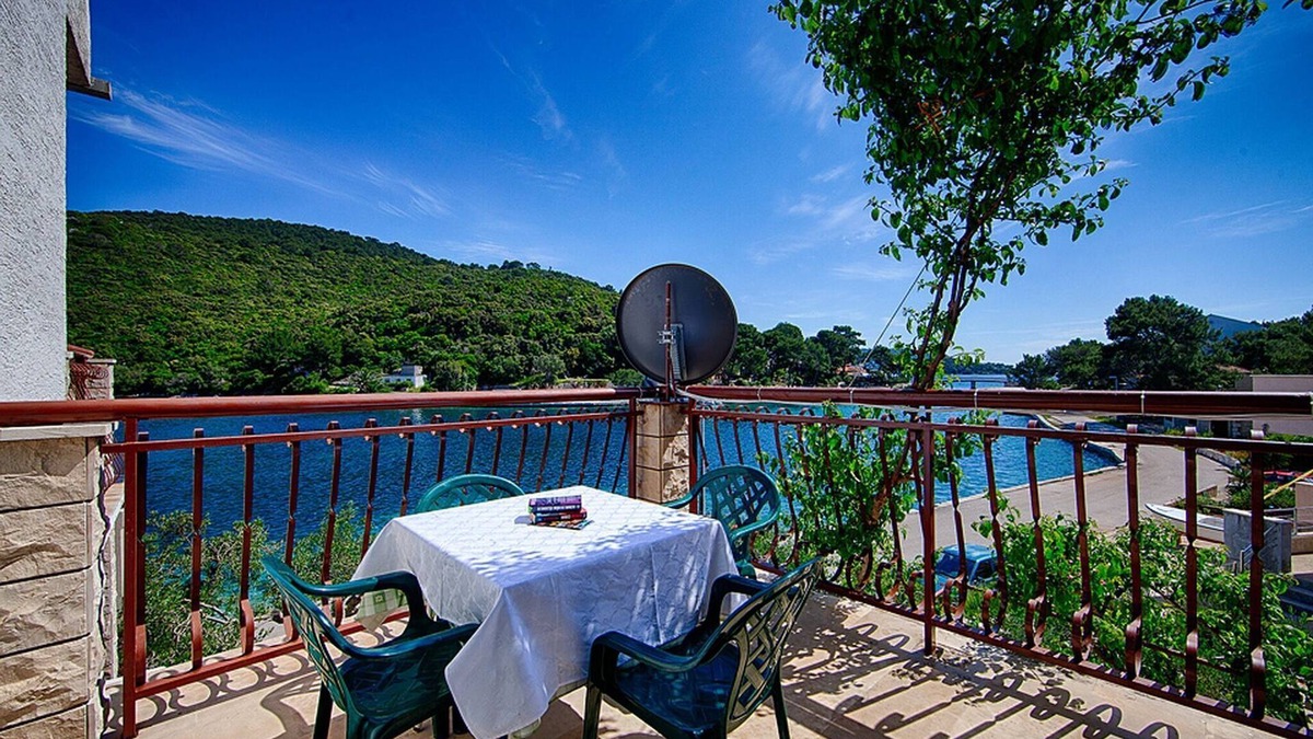 Pasadur Apartment | Apartments Malo Lago - One-Bedroom Apartment with Balcony and Sea View - 2nd floor (Apartment 7)