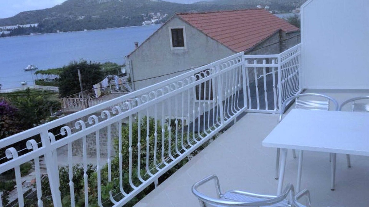 Slano Apartment | Apartments Marija Slano- Two-Bedroom Apartment with Balcony and Sea View - 2 (B)