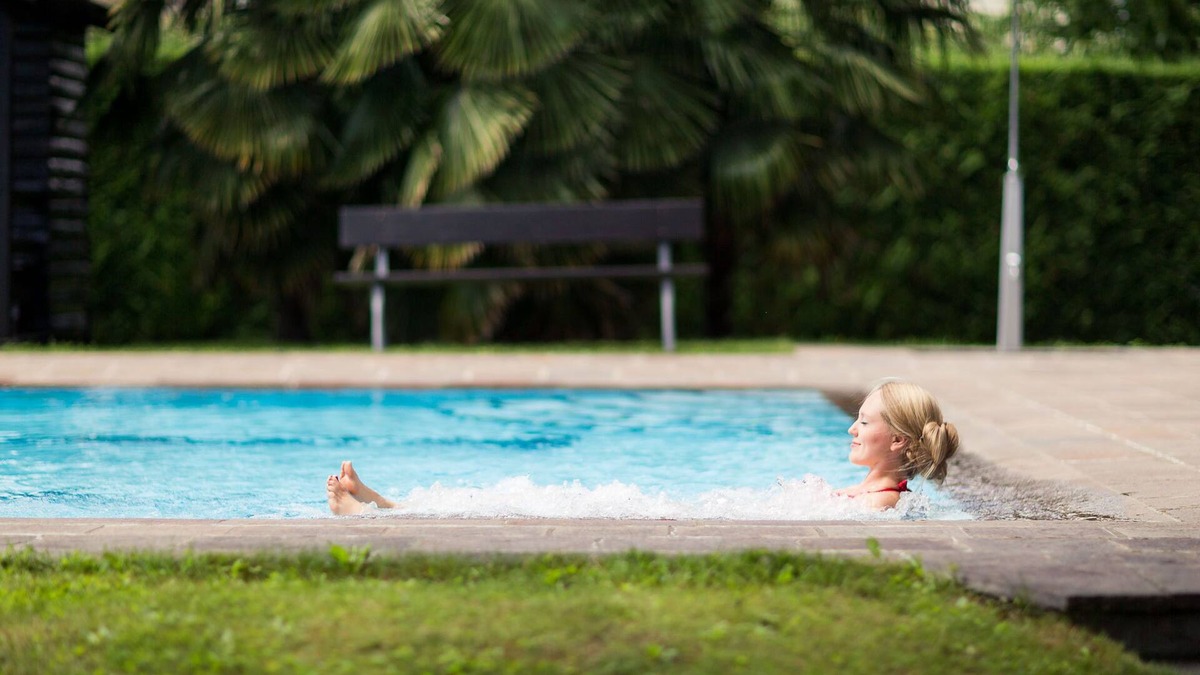 Lana Apartment | Apartments Obermayr: Apartment with outdoor pool and indoor pool