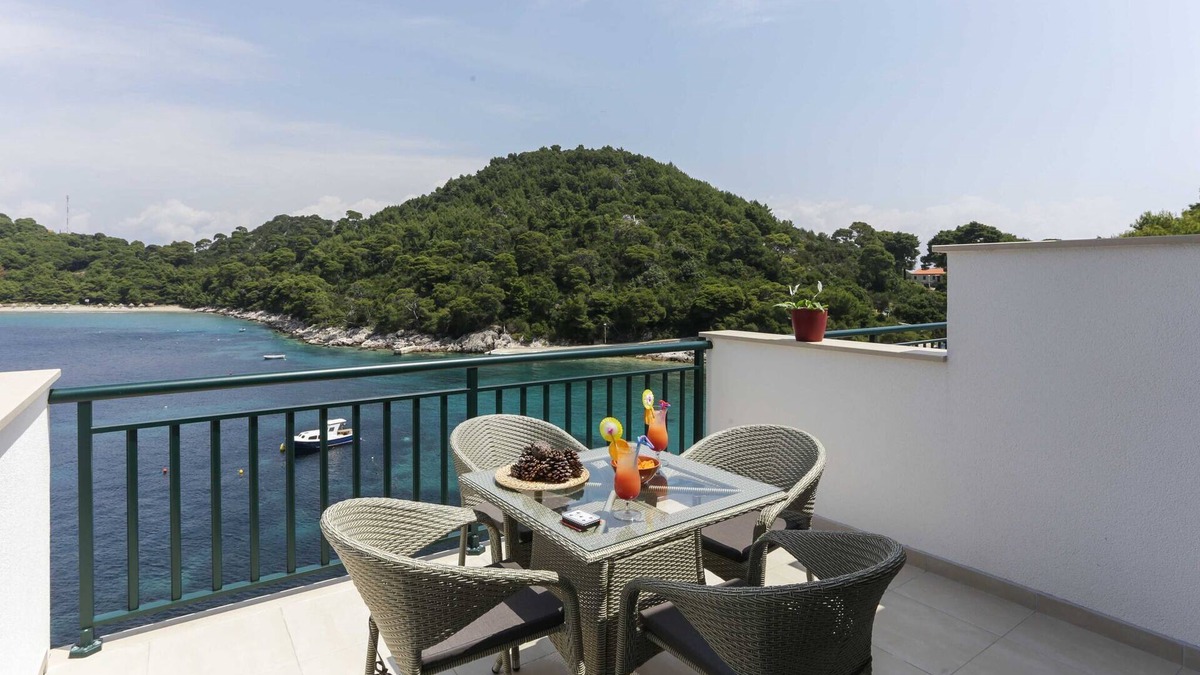 Saplunara Apartment | Apartments Posta - Comfort One-Bedroom Apartment with Terrace and Sea View - Apartman 6