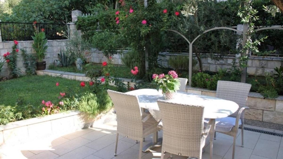 Bili brig Apartment | Apartments Villa Silvia: Apartment with sea view