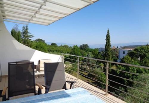 Njivice Apartment | Apartments Vlado