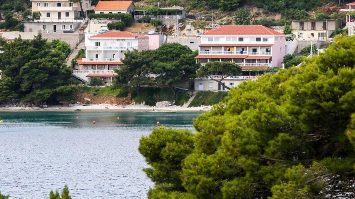Saplunara Apartment | Apartmetns Franka Saplunara-One-Bedroom Apartment with Terrace and Sea View No2