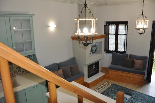 Anavriti House | Apostolia's Small House Bed and view