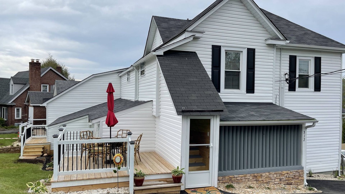 Galax Apartment | Appalachian Lofts - Fiddlers Roost