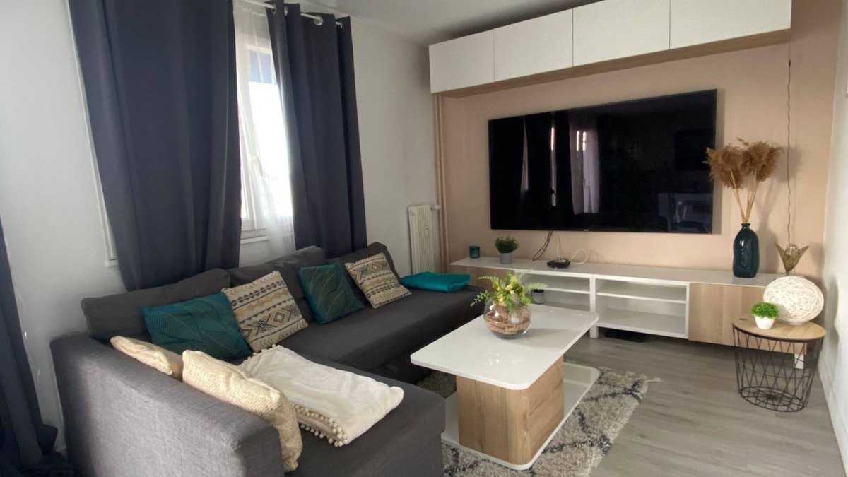 Poissy Apartment | Apparemment Centre-ville /Gare /PSA