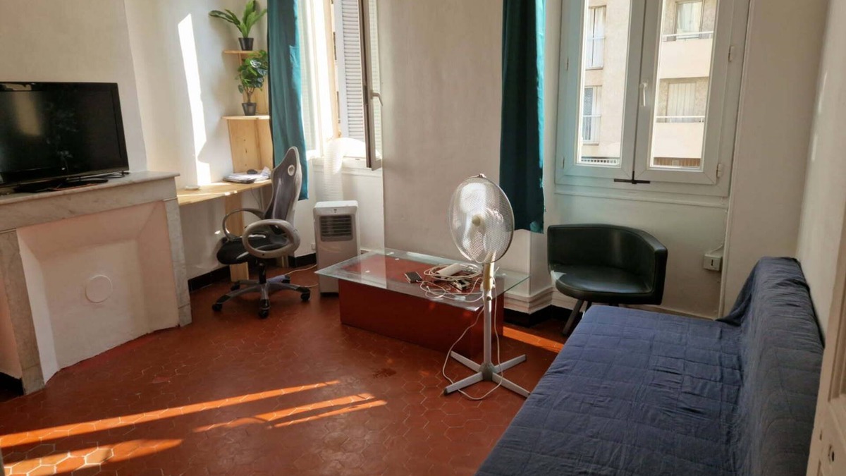 La Castellane Apartment | Apparently next to velodrom stadium 400 m
