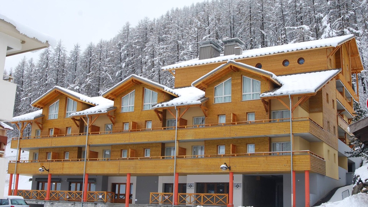Allos Condo | Appart authentique | 50m de la navette