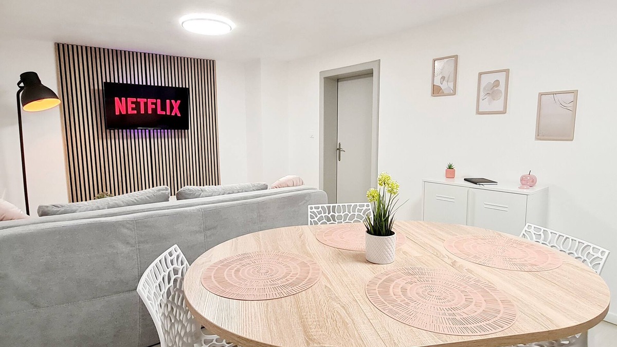 Haguenau Apartment | Appart'AZUR Haguenau, complete accommodation for business travellers: Quiet, Wi-Fi, King-size bed