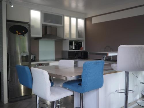 Epinay-sur-Seine Apartment | Appart en résidence avec home cinéma.